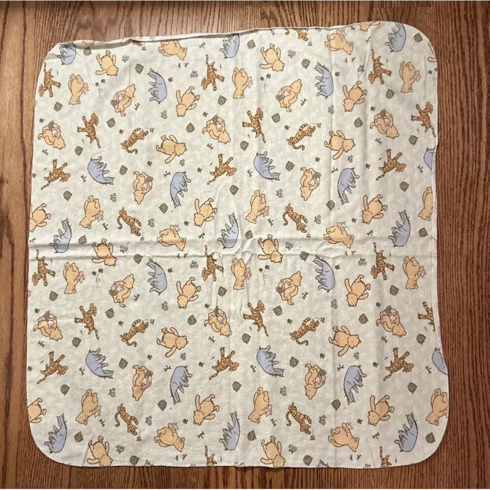 Vintage Winnie The Pooh, Tigger, Eeyore, Piglet Blanket Light Thin